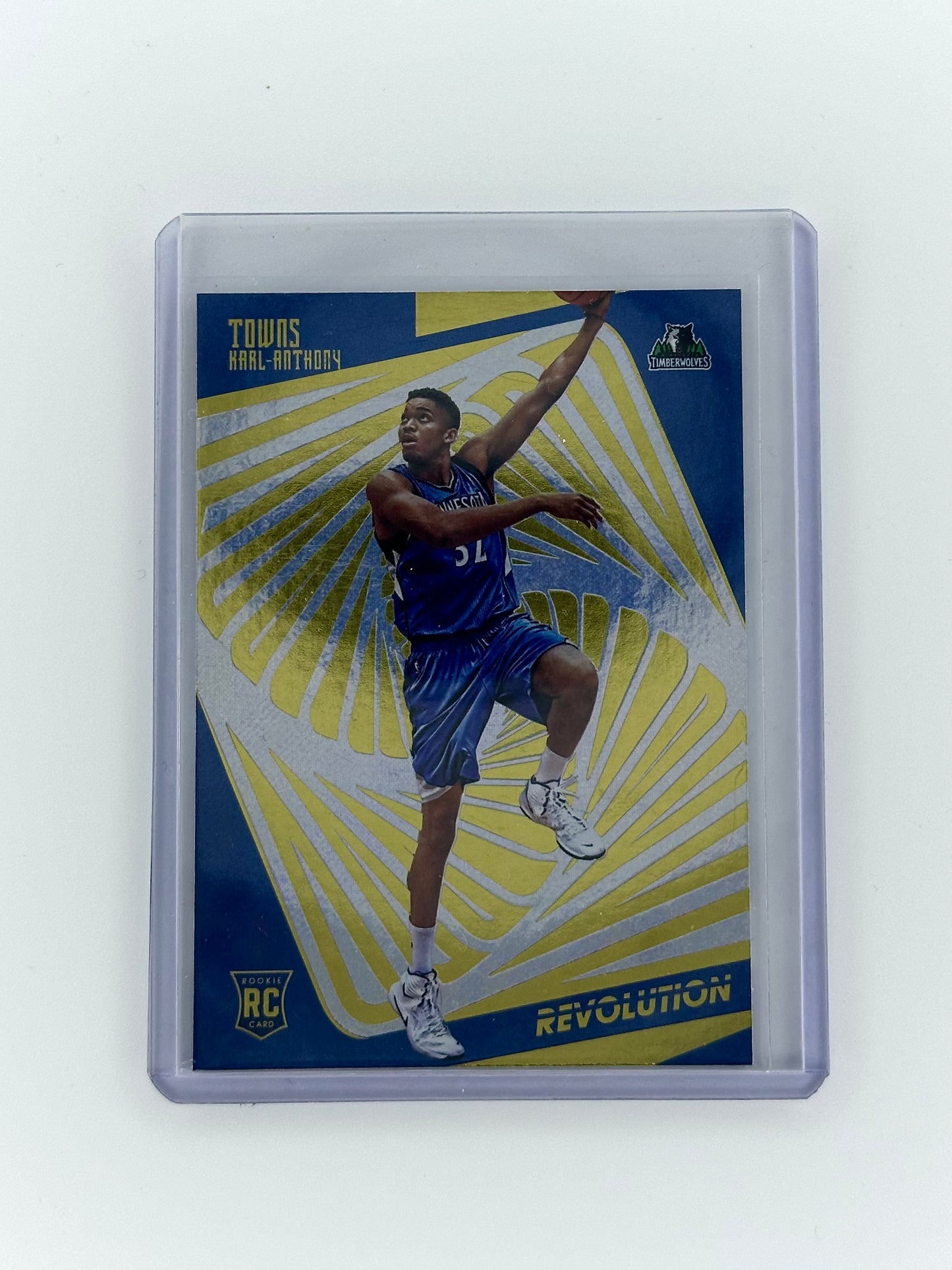 Karl-Anthony Towns 2015-16 Revolution Nova Parallel #118 Rookie RC. Timberwolves